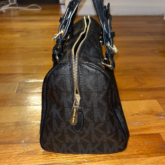 Michael Kors Handbag - Picture 2 of 15